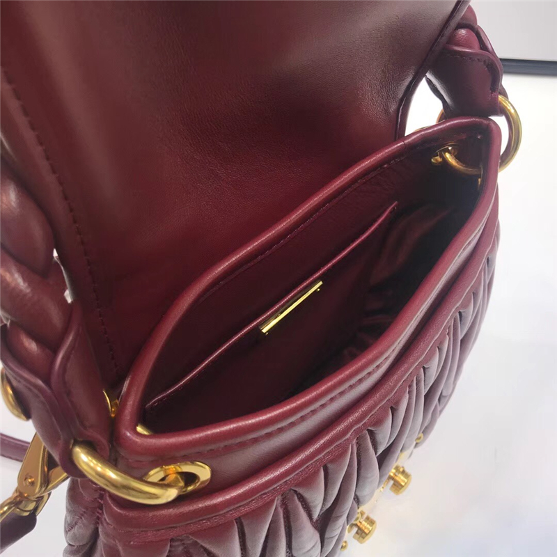 5BH111 MIUMIU專柜新品 小羊皮 小號 仿水晶裝飾帶扣 手提單肩包 棗紅