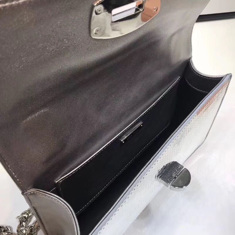 5BD115 MIUMIU專柜新款 手工亮片 旋轉鎖 翻蓋鏈條包 槍色