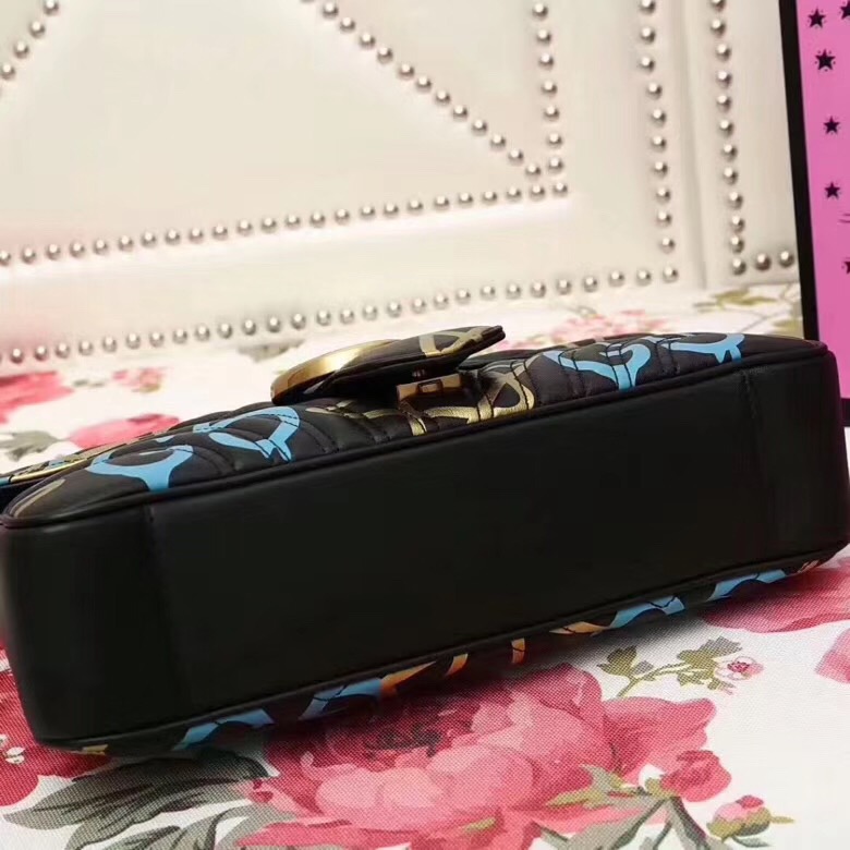 443496 Gucci GG Marmont系列 絎縫 涂鴉印花 大號 鏈條肩背包 黑色