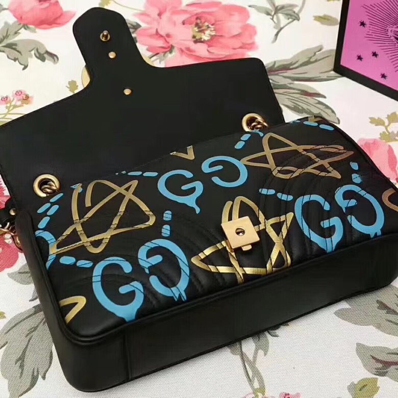 443496 Gucci GG Marmont系列 絎縫 涂鴉印花 大號 鏈條肩背包 黑色