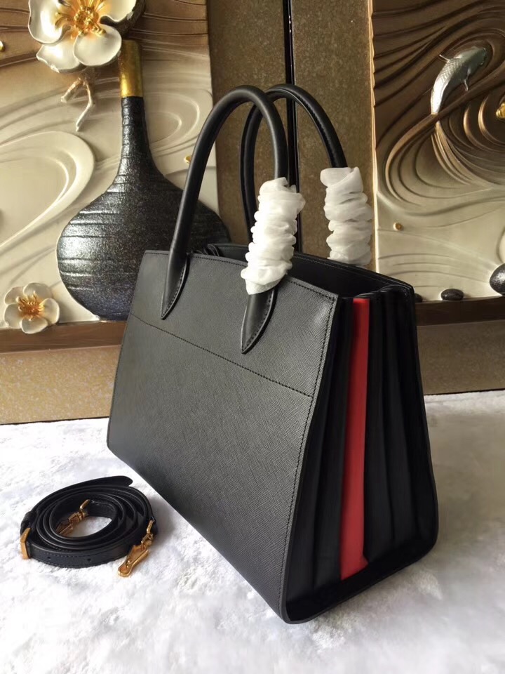 1BA049 Prada女士單肩包 牛皮 名媛范 風(fēng)琴手提包 黑配紅