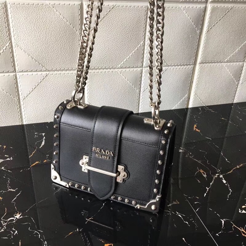 1BD045 Prada cahier 升級版新款 鉚釘設計 普拉達單肩斜挎包 黑色