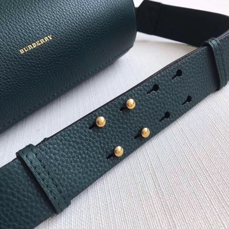 40751031 巴寶莉 The Barrel 巴瑞爾包 圓柱形 皮革背包 綠色