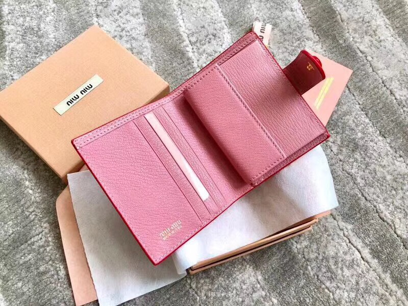 5MV016 專柜最新 LOVE愛心系列 雙色皮革 兩折錢夾 粉色