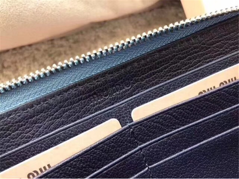 5ML506 MIUMIU 專柜最新 山羊皮 大LOGO 拉鏈錢包 藍色