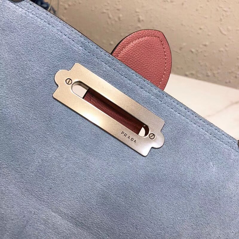 1BA158 Prada普拉達(dá) prada cahier 小牛皮 翻蓋帶扣 單肩包 鍺紅