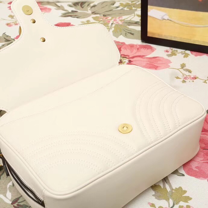498100 Gucci GG Marmont系列 絎縫 翻蓋 肩背包 白色