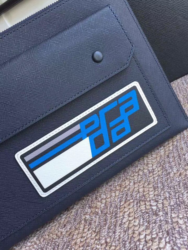 2NG005 Prada普拉達(dá) Saffiano皮革 十字紋牛皮 手拿包 深藍(lán)色