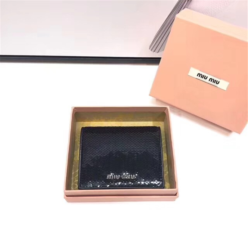 5MV204 MIUMIU 專柜新款 手工珠刺繡 亮片口袋小錢夾 黑色