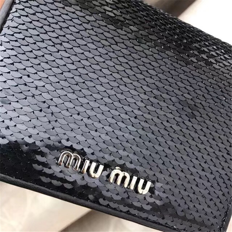 5MV204 MIUMIU 專柜新款 手工珠刺繡 亮片口袋小錢夾 黑色