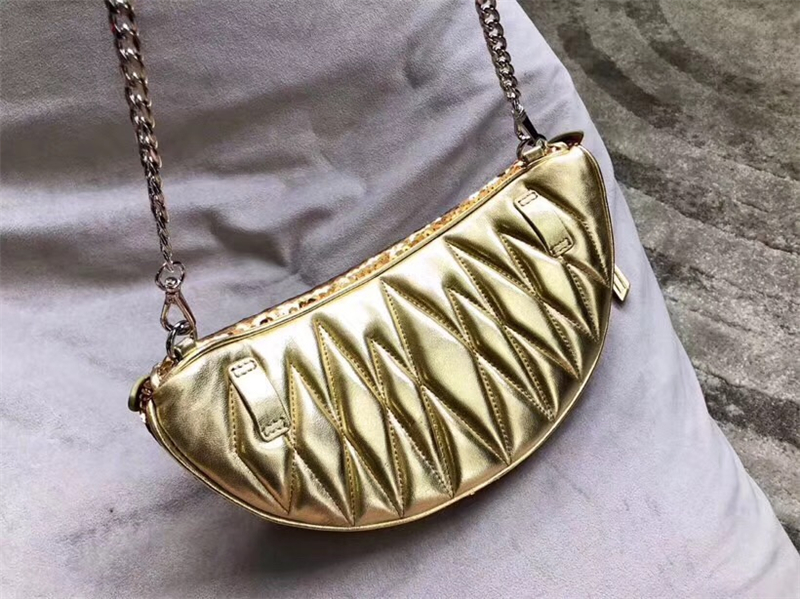 5BL010 MIUMIU 專柜新款 手工珠刺繡 亮片腰包 金色