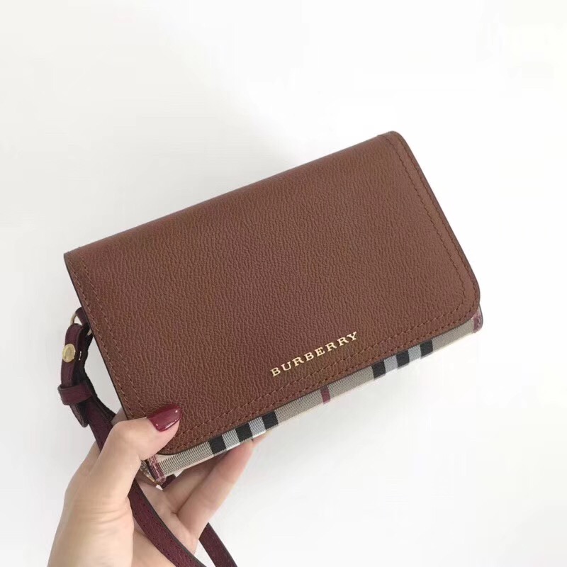 BurBerry巴寶莉 拼色前后翻蓋 戰馬格紋 手包錢包兩用包 棕色拼棗紅