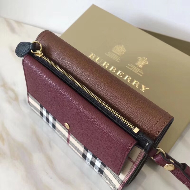 BurBerry巴寶莉 拼色前后翻蓋 戰馬格紋 手包錢包兩用包 棕色拼棗紅