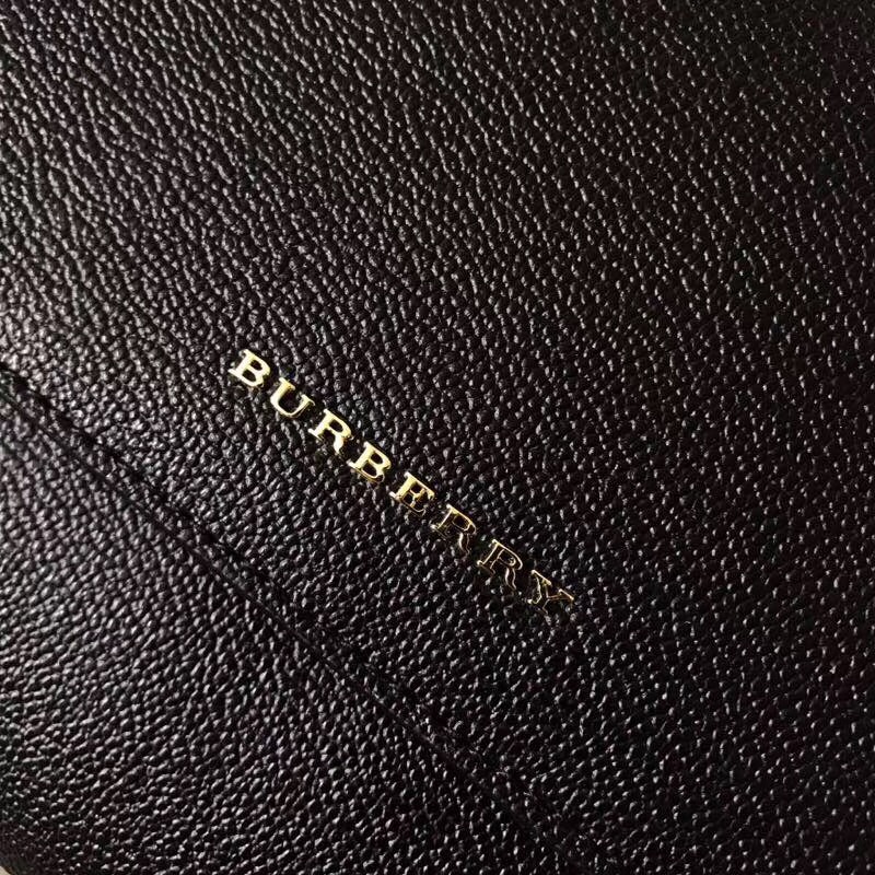 BurBerry巴寶莉 經典翻蓋 進口粒紋皮 信封包 單肩斜挎包 黑色