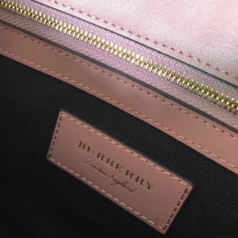 BurBerry巴寶莉 經典翻蓋 進口粒紋皮 信封包 單肩斜挎包 粉色