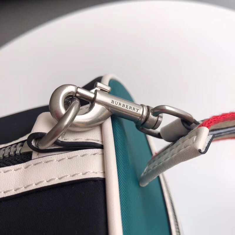 40743781 Burberry 中號 拼色 Vintage格紋 圓筒旅行袋 黑色