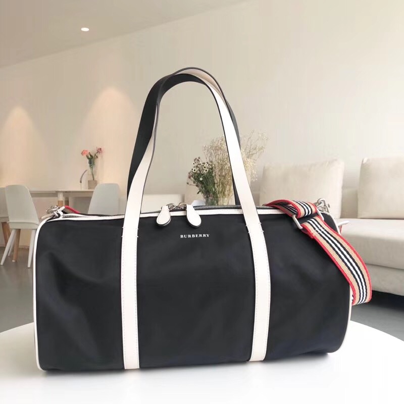 40743781 Burberry 中號 拼色 Vintage格紋 圓筒旅行袋 黑色