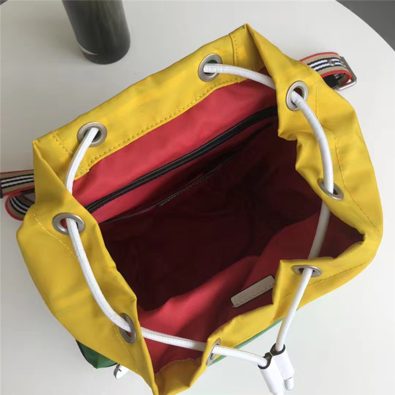 40765121 Burberry 中號 The Rucksack 拼色尼龍皮革 軍旅背包 黃綠色