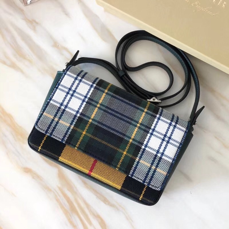 40767831 Burberry Vintage 格紋 拼皮革 錢夾背包 綠色