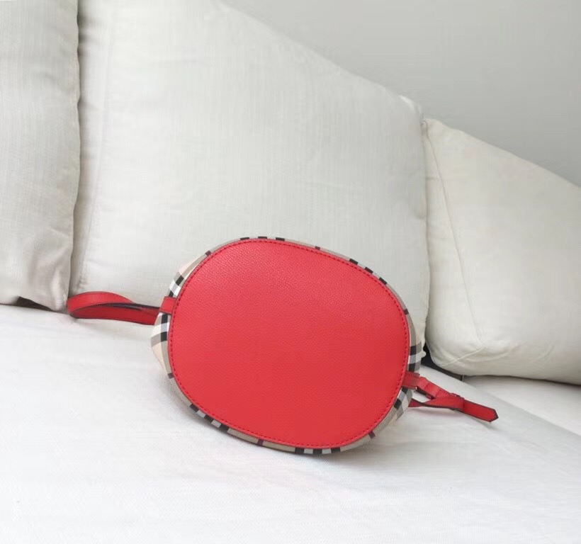 Burberry巴寶莉 Haymarket格紋 戰馬印花 拼色皮革 水桶包 大紅