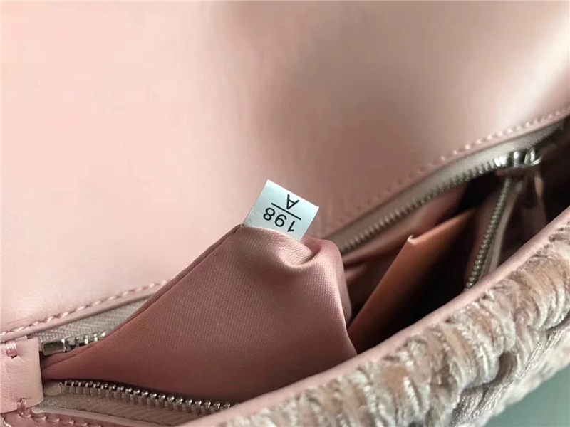 5BD233 MIUMIU繆繆 專柜新款 天鵝絨 仿水晶鉆石 鏈條包 裸粉