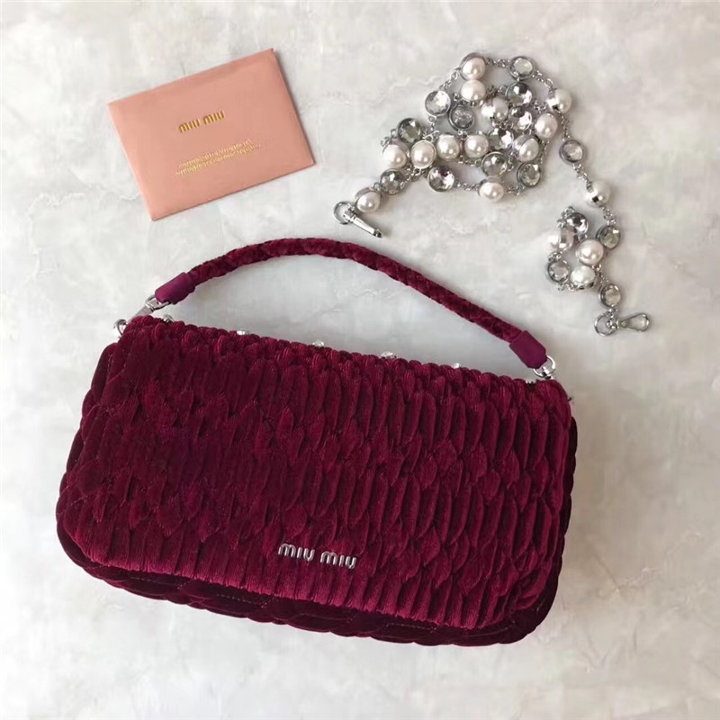 5BD417 MIUMIU繆繆 專柜新款 天鵝絨 珍珠水鉆 鏈條包 紫紅色