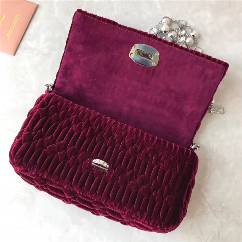 5BD417 MIUMIU繆繆 專柜新款 天鵝絨 珍珠水鉆 鏈條包 紫紅色