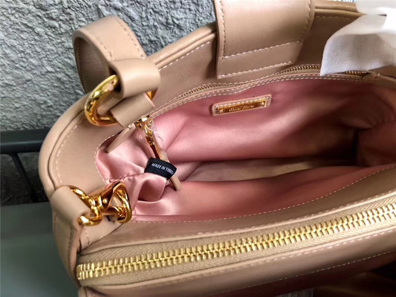 5BG103 MIUMIU繆繆 專柜新款 進口羊皮 三層手提斜跨包 卡其