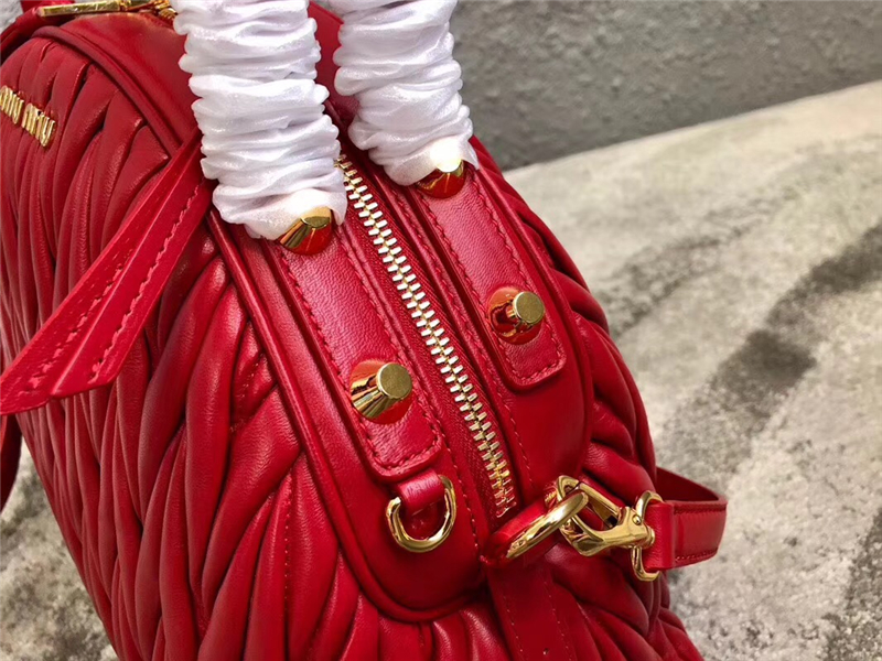 5BB034 MIUMIU繆繆 專柜新款 軟羊革手提包 月牙包 大紅