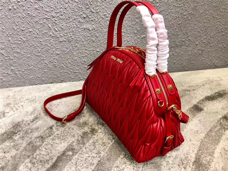 5BB034 MIUMIU繆繆 專柜新款 軟羊革手提包 月牙包 大紅