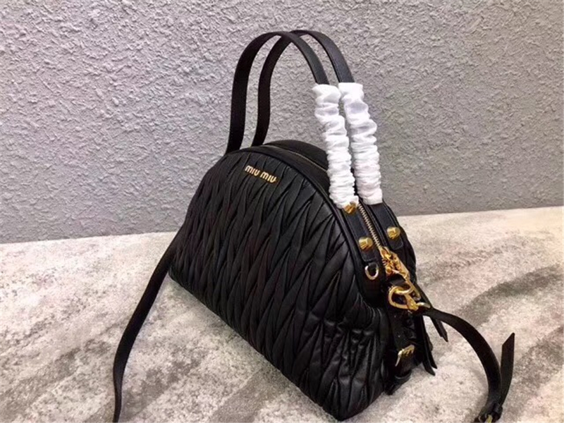 5BB034 MIUMIU繆繆 專柜新款 軟羊革手提包 月牙包 黑色