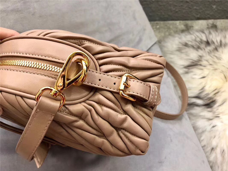 5BH092 MIUMIU繆繆 專柜新款 軟羊革 小號(hào)月牙包 卡其