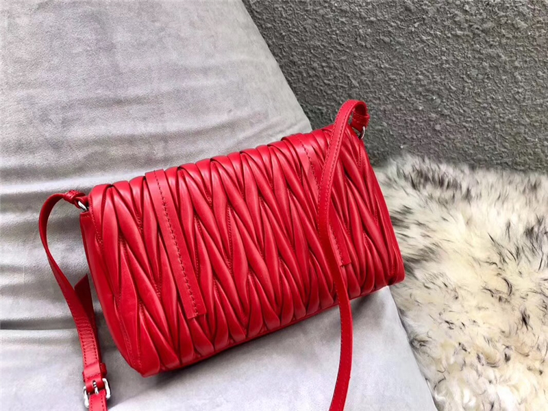 5BD076 MIUMIU繆繆 專柜新款 Grace Lux 小羊皮 單肩斜跨包 紅色