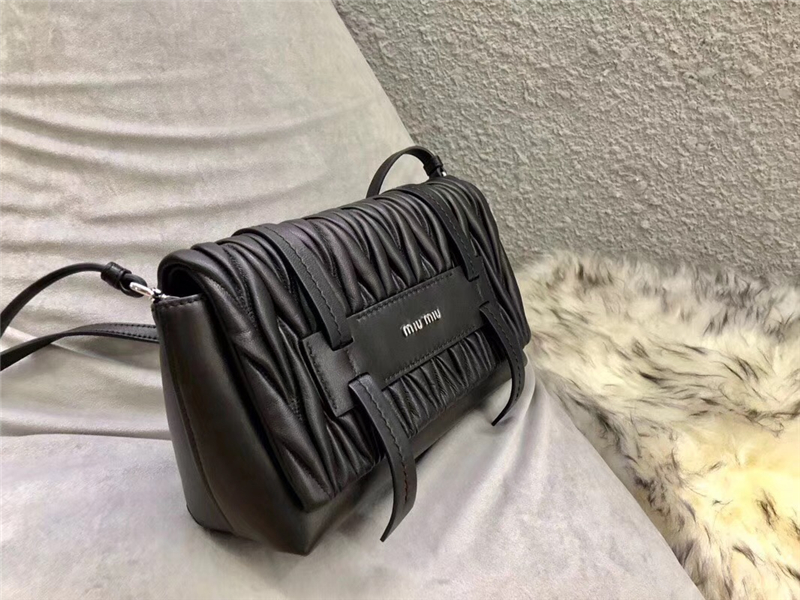 5BD076 MIUMIU繆繆 專柜新款 Grace Lux 小羊皮 單肩斜跨包 黑色