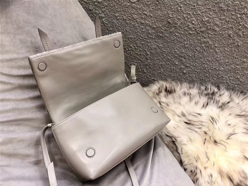 5BD076 MIUMIU繆繆 專柜新款 Grace Lux 小羊皮 單肩斜跨包 灰色