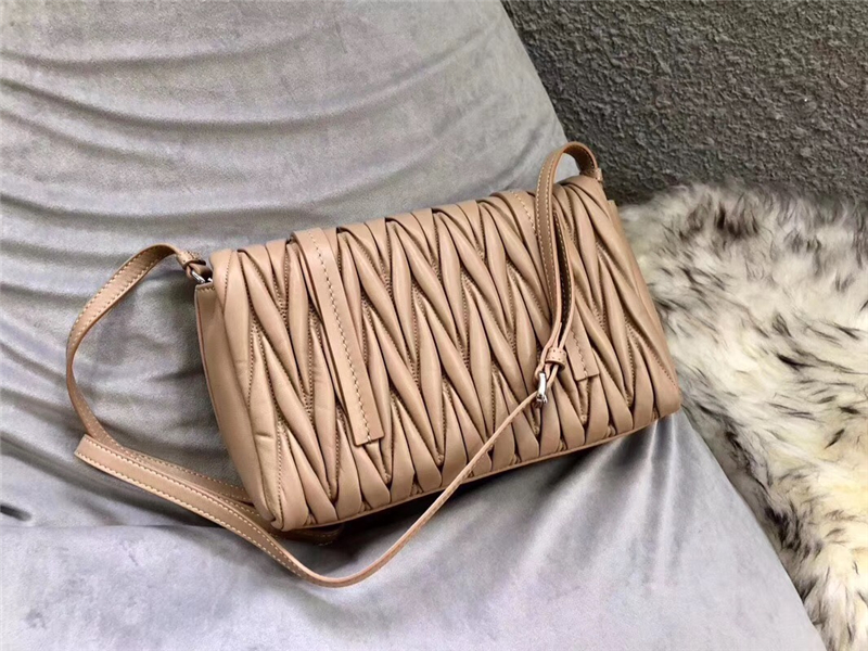 5BD076 MIUMIU繆繆 專柜新款 Grace Lux 小羊皮 單肩斜跨包 卡其