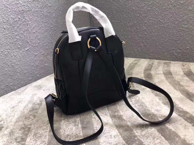 5BZ022 MIUMIU繆繆 專(zhuān)柜新款 提花凸紋羊皮 大號(hào)雙肩包 黑色