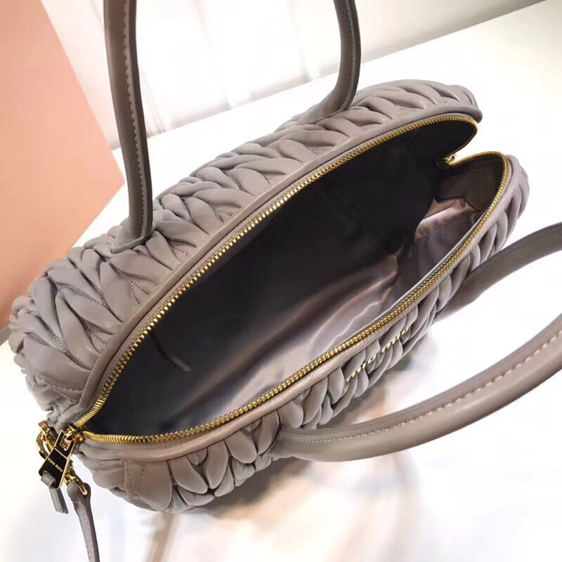 5BB033 MIUMIU繆繆 專柜新款 TOP HANDLE 軟羊革手提包 灰色