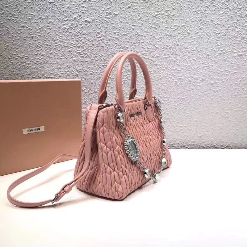 5BA067 MIUMIU繆繆 專柜新款 褶皺羊皮 小號 水晶鏈手提包 粉色