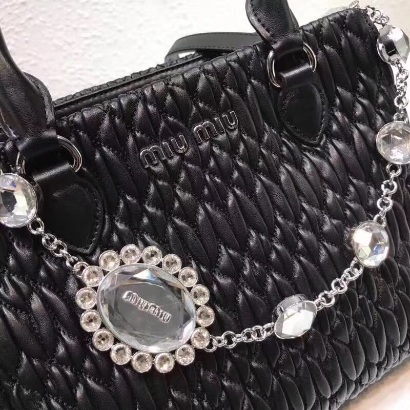 5BA067 MIUMIU繆繆 專柜新款 褶皺羊皮 小號 水晶鏈手提包 黑色