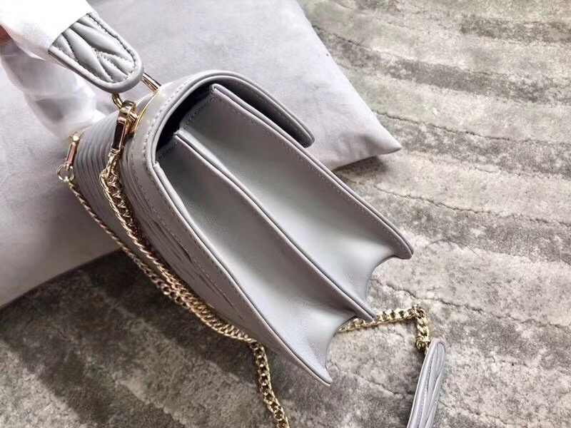 5BA094 MIUMIU繆繆 專柜新款 提花壓紋 翻蓋羊皮手袋 灰色