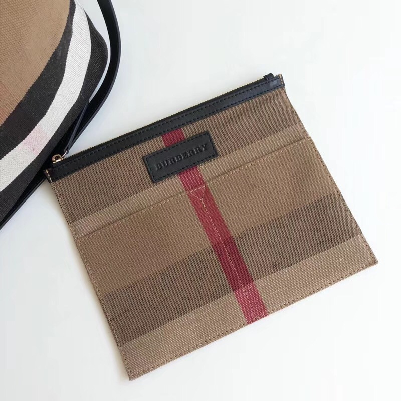 Burberry包包 巴寶莉水桶包 艾仕貝手袋 博柏利防水包包 格紋色調(diào)