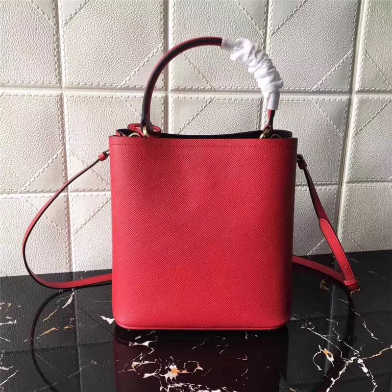 1BA212 普拉達包包 Prada手提包 普拉達水桶包 普拉達牛皮包