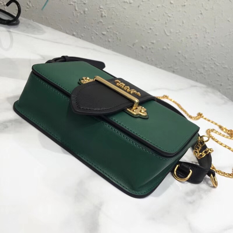 1BL004 Prada Cahier 專柜新款 小牛皮 多功能包 普拉達腰包 綠色