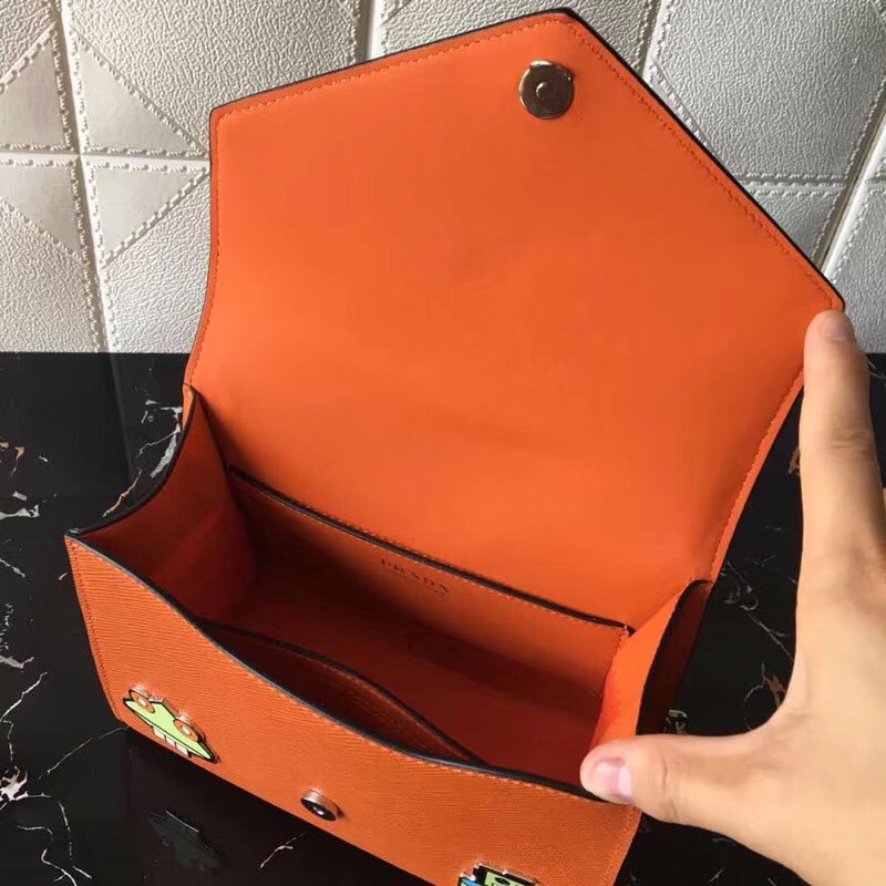 1BD127 Prada普拉達(dá) Monochrome 十字紋牛皮 信封鏈條包 海藍(lán)配木瓜色