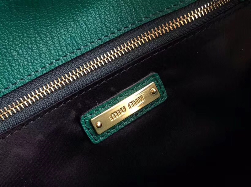 5BE027 MIUMIU繆繆 新款 山羊皮 編織皮革肩帶 抽繩水桶包 綠色