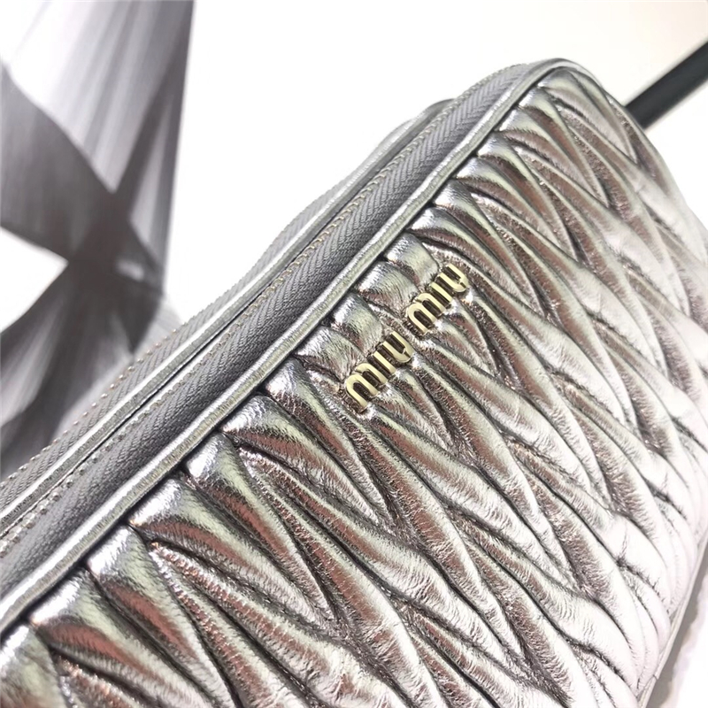 5BH009 MIUMIU繆繆 專柜新款 雙拉鏈 迷你 鏈條肩包 銀色