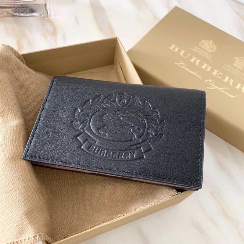 Burberry巴寶莉 全皮壓花徽章 雙折中長(zhǎng)款 拼色錢夾 粉拼藍(lán)