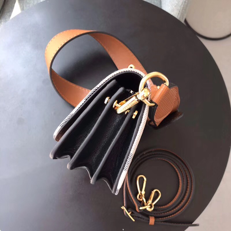 Burberry女包 巴寶莉女包 網紅格子包 巴寶莉包包 Burberry單肩包