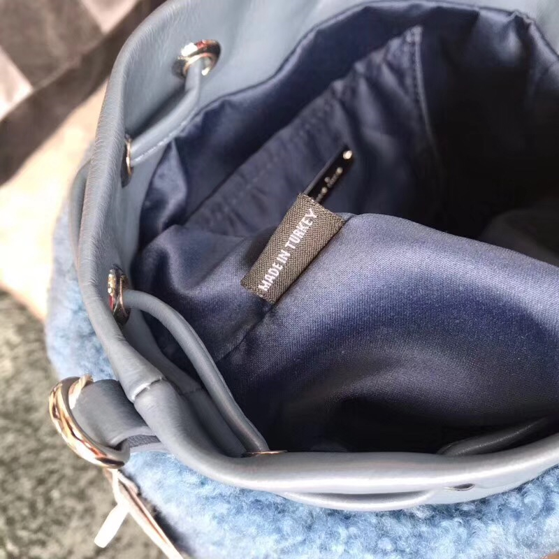 5BE014 MiuMiu女包 繆繆手提包 羊羔毛手袋 小羊皮桶包 藍色